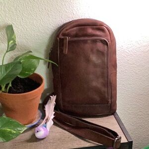 Latico Austin sling bag